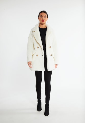 faina Wintermantel in Wit