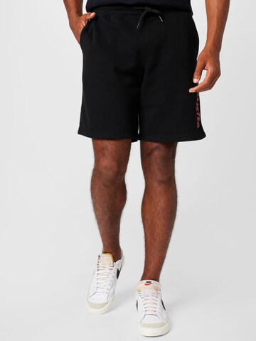 HOLLISTER Regular Shorts in Schwarz: predná strana