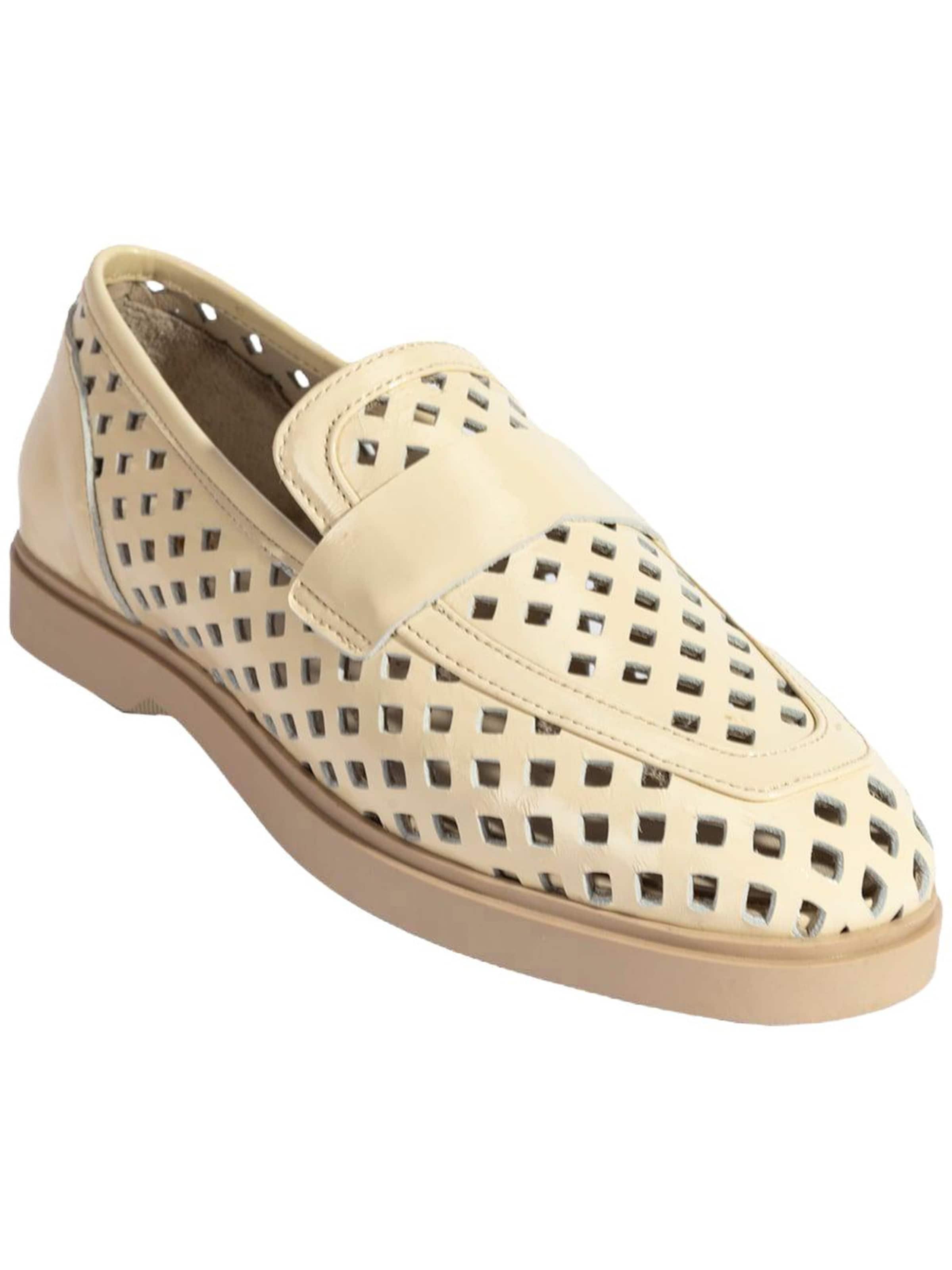 Desa Mocassins in Beige