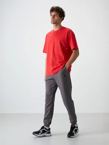 Tommy Life Regular Jogginghose in Grau