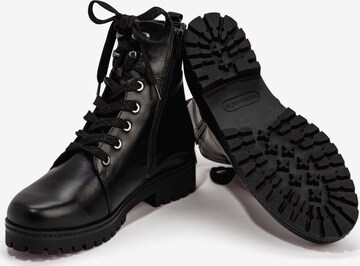 VITAFORM Lace-Up Ankle Boots in Black