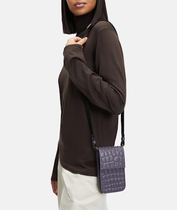 Liebeskind Berlin Wallet in Purple: front