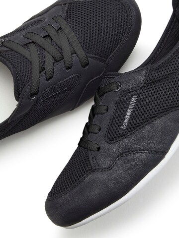 Sneaker bassa di LASCANA in nero