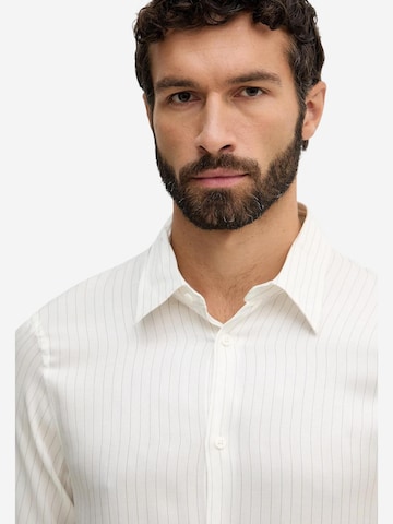 ARMANI EXCHANGE - Ajuste regular Camisa 'XM001817 AF13235' en blanco