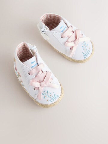 Baskets Next en blanc