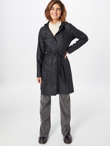 Manteau fonctionnel RAINS en noir : devant