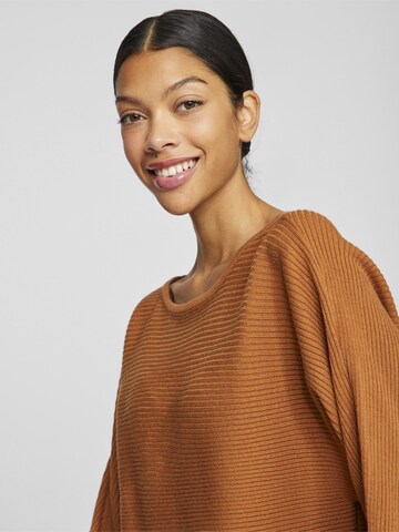 VILA Sweater in Brown