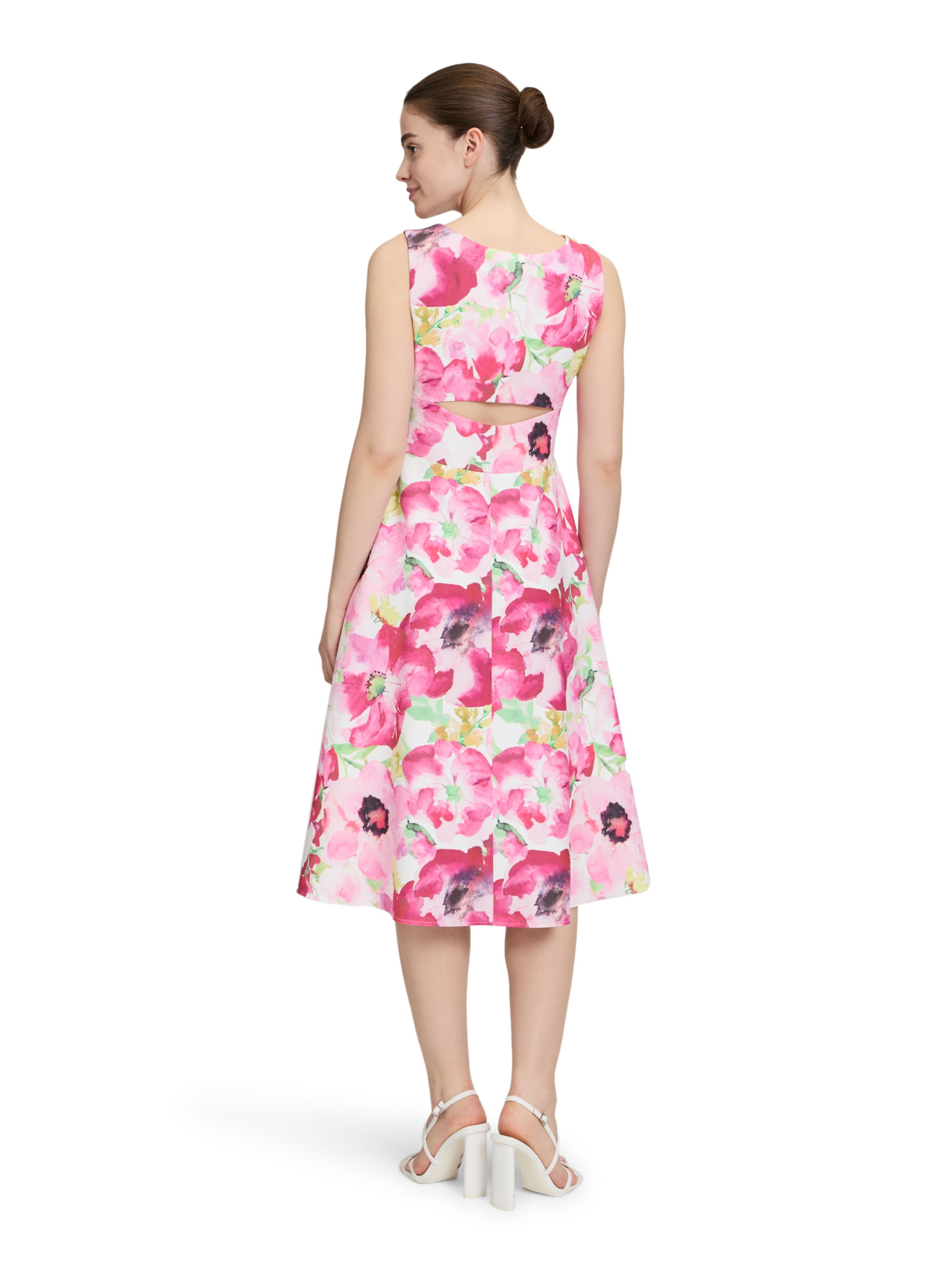 Robe de cocktail Vera Mont en rose