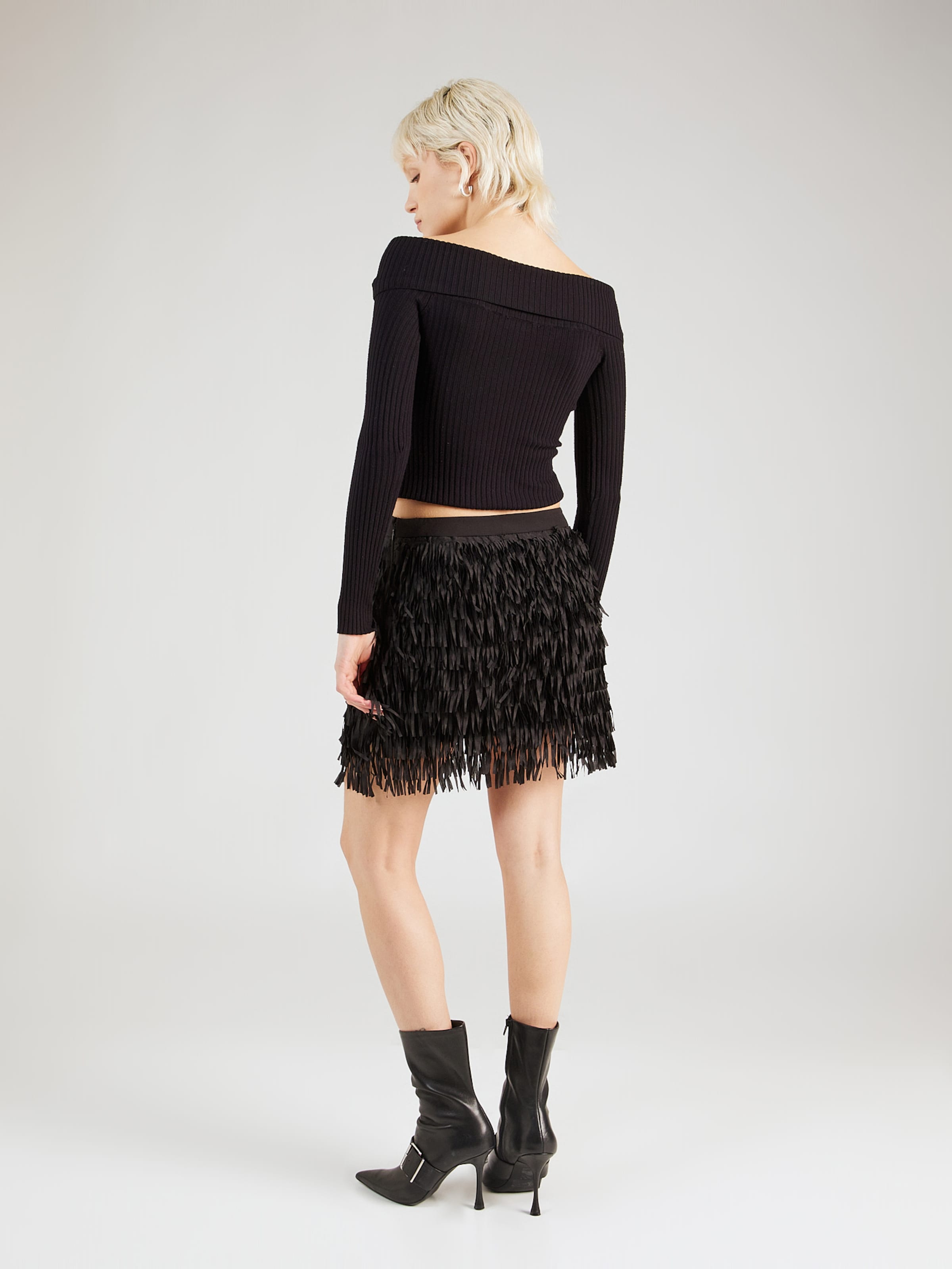 Guess skirt sales