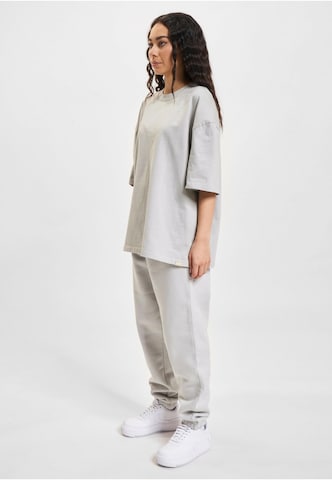 Maglietta 'Essential' di DEF in grigio