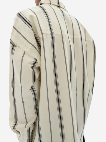 Thinking MU Comfort Fit Paita 'Haru' värissä valkoinen