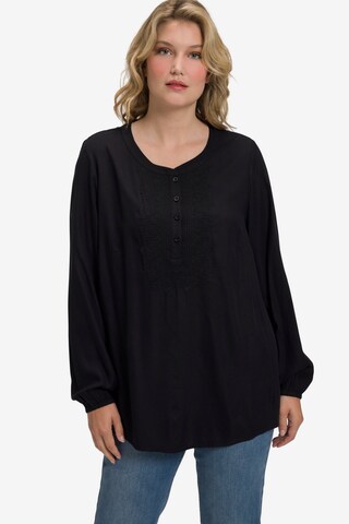 Ulla Popken - Blusa em preto: frente