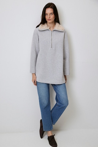 Touche Prive Sweatshirt in Grijs