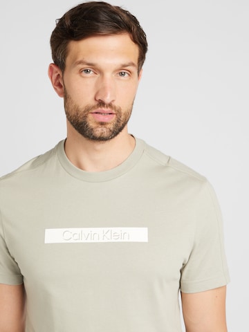 Calvin Klein Обычный Футболка в Серый
