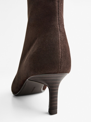 Bershka Bootie in Brown
