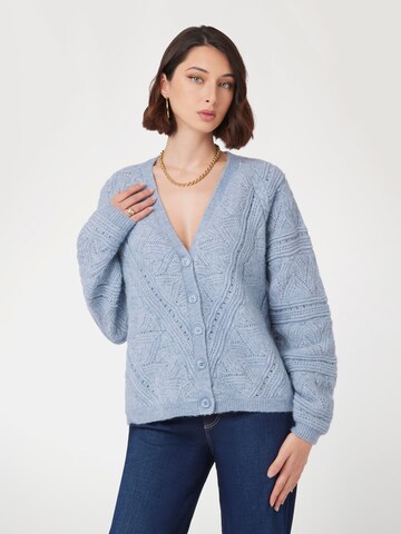 GUESS Knit Cardigan in Blue: front