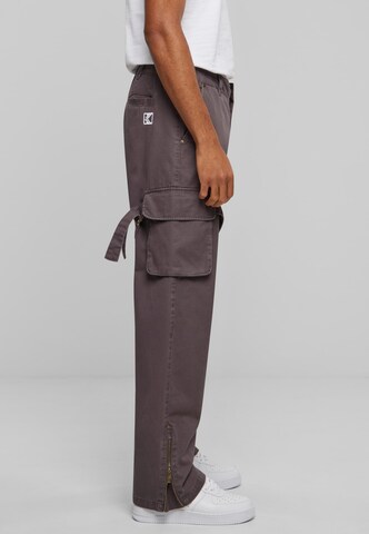 Regular Pantalon cargo Karl Kani en gris