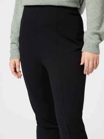 Coupe slim Pantalon 'Marieke' ABOUT YOU Curvy en noir