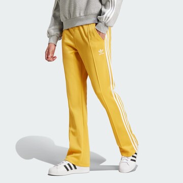 ADIDAS ORIGINALS Regular Broek 'Adicolor 70s' in Geel: voorkant