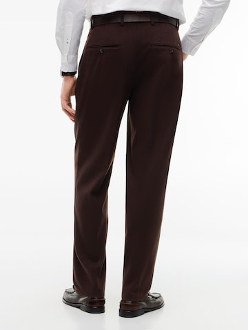 TOMMY HILFIGER Slimfit Kalhoty se sklady v pase – hnědá