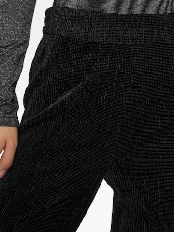 NÜMPH Loosefit Broek 'Millas' in Zwart