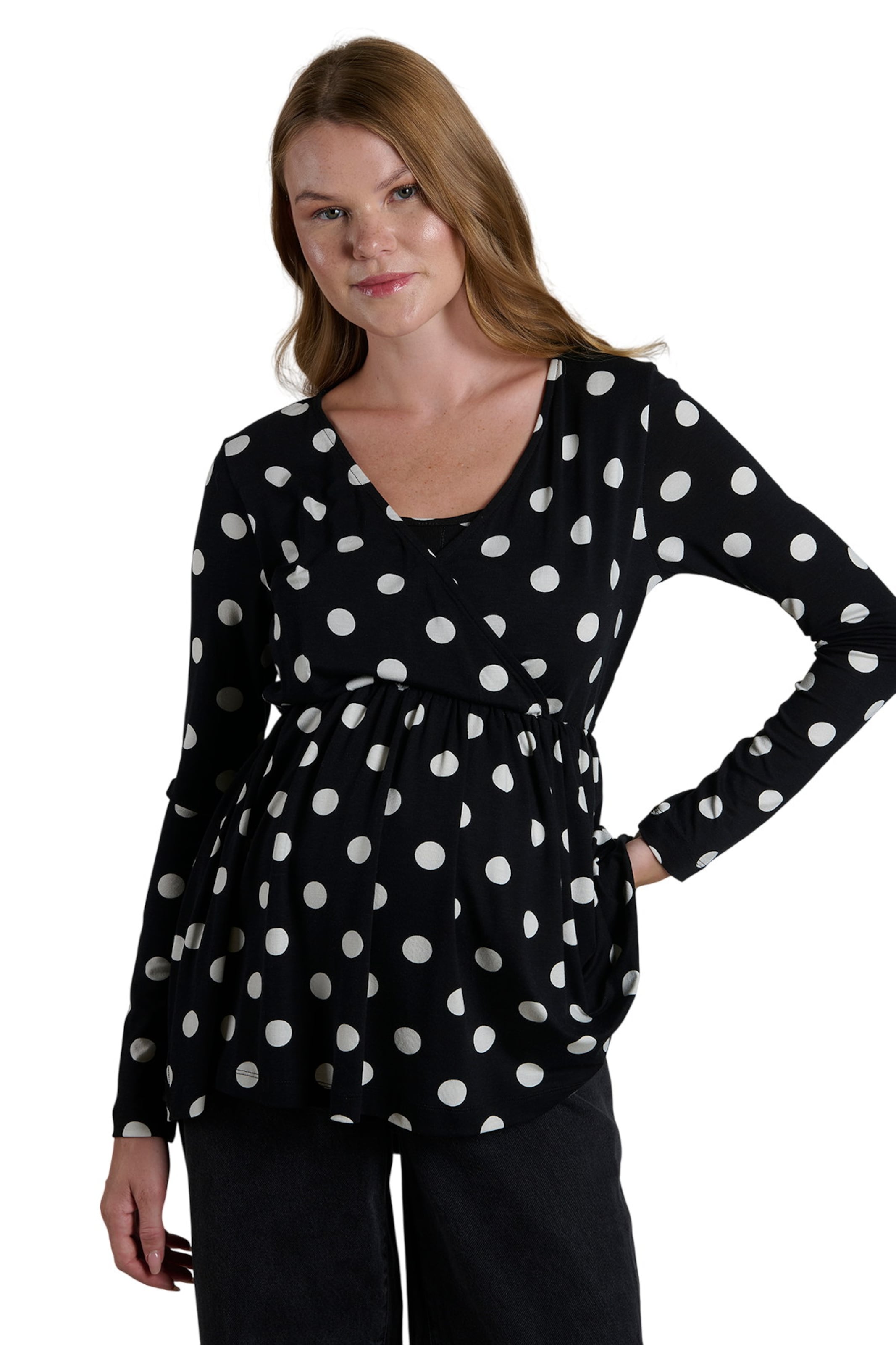 LYN MAMA Blouse in Black: front
