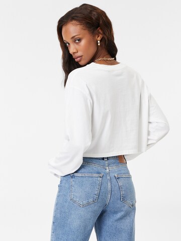 T-shirt 'Graphic LS Crop Reese' LEVI'S ® en blanc