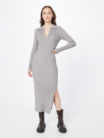 In The Style Knitted dress in Grey: front