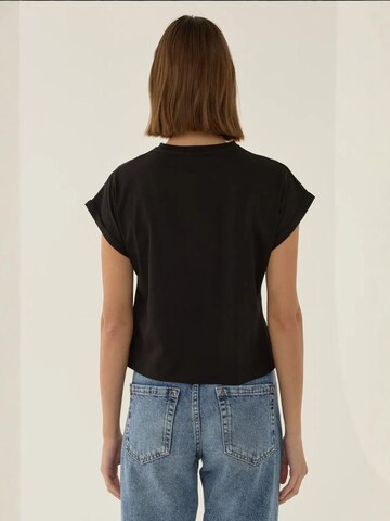 Hiccup T-Shirt in Schwarz