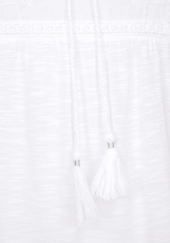 BUFFALO Тениска в бяло