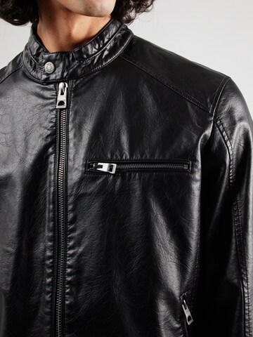 GUESS Between-Season Jacket in Black