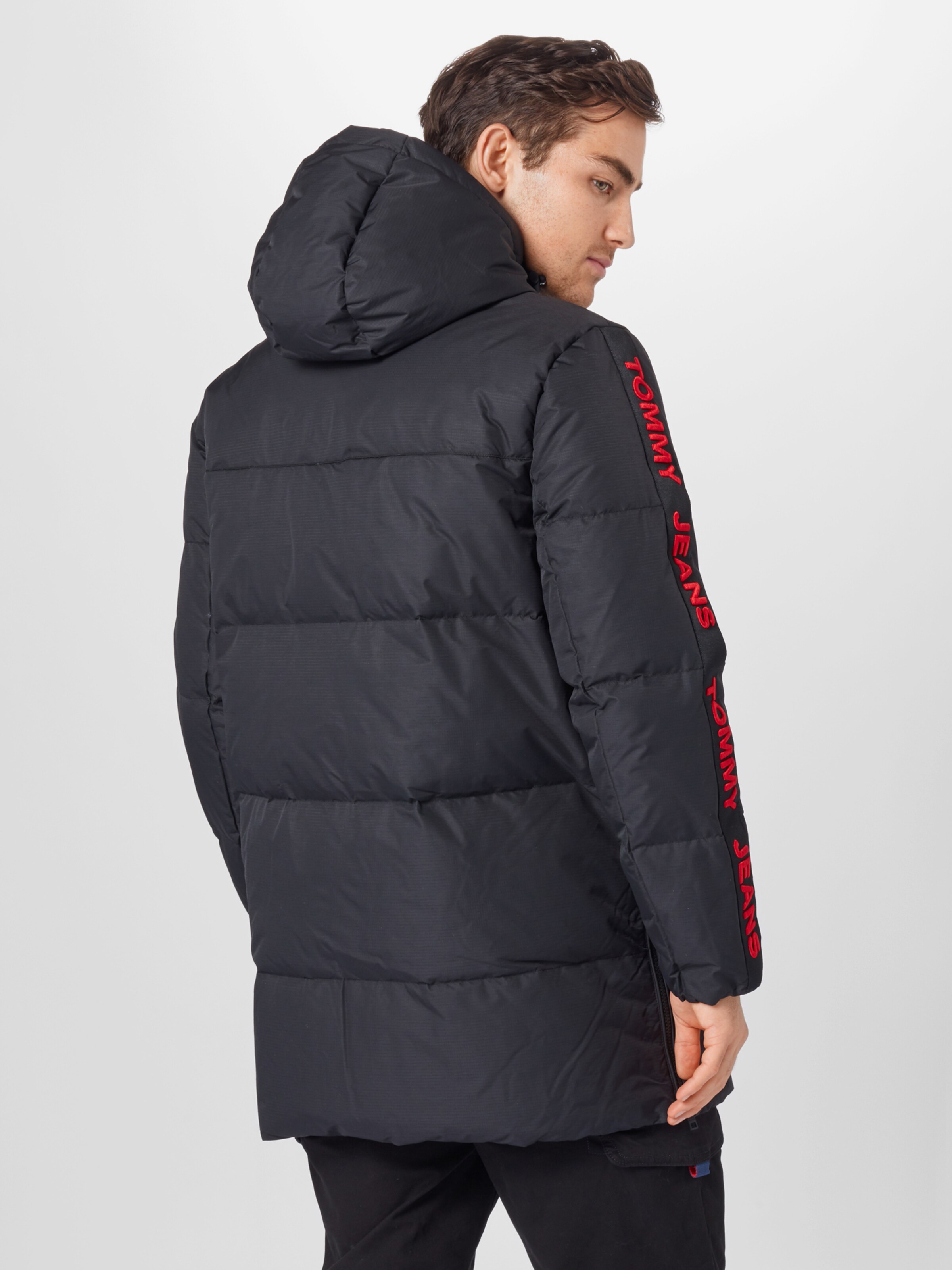 Männer Jacken Tommy Jeans Winterjacke in Schwarz - UJ40934 Männer Jacken Tommy Jeans Winterjacke in Schwarz - UJ40934