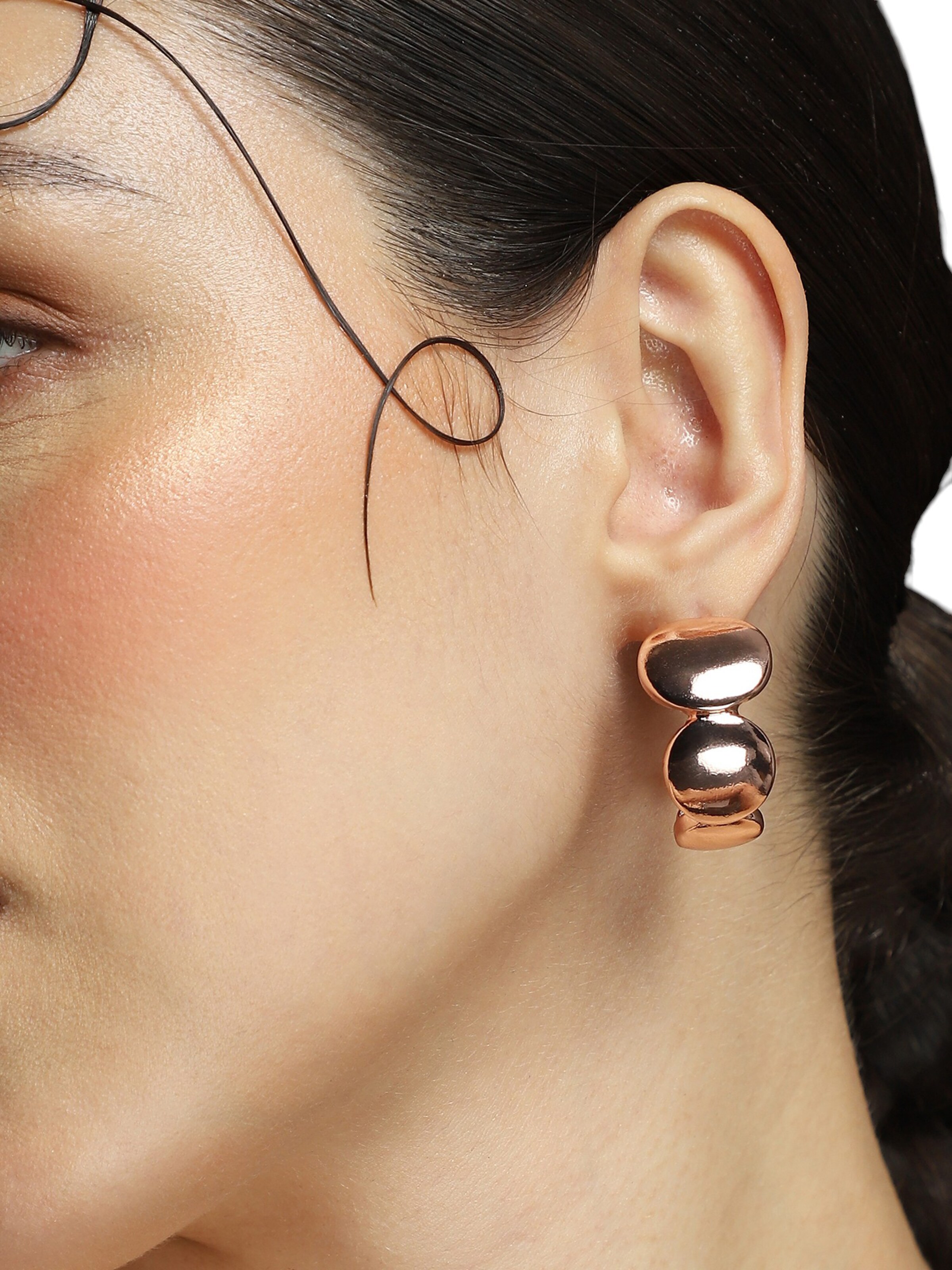 Boucles d'oreilles 'Yamini' SOHI en or : devant