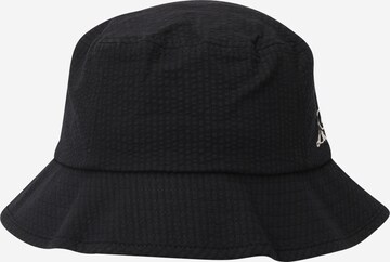 Les Deux Καπέλο σε μαύρο