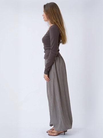 Top ' Lace ' de la ITS MAY pe maro: lateral