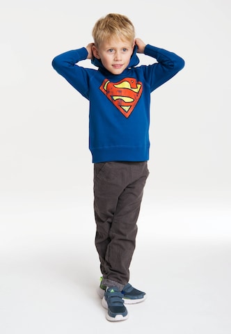 LOGOSHIRT Kapuzen-Sweatshirt "Superman" in Blau