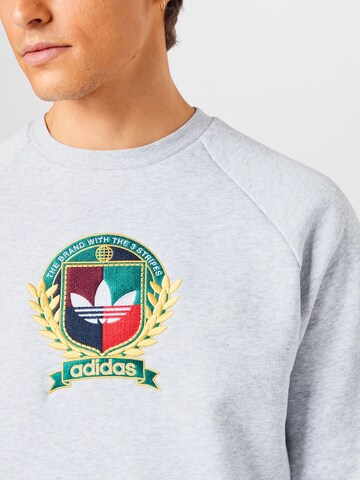 ADIDAS ORIGINALS Sweatshirt 'Collegiate Crest' in Grau