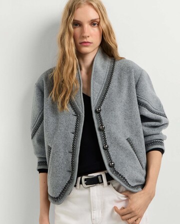 Pepe Jeans - Chaqueta de entretiempo 'Martna' en gris: frente