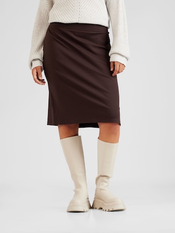 Fransa Curve Skirt in Brown: front