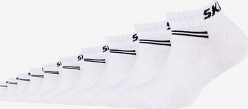 SKECHERS Athletic Socks in White: front
