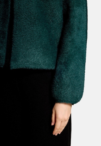 Cardigan Betty Barclay en vert