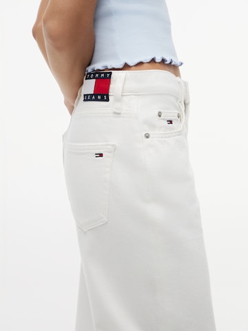Tommy Jeans Regular Farkut 'LAYLA' värissä valkoinen