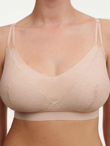 Chantelle Bralette Bra in Beige: front
