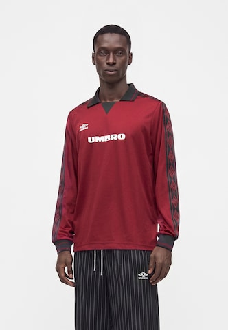 UMBRO Функционална тениска в червено: отпред