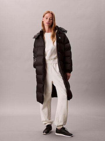 Calvin Klein Jeans Télikabátok 'ESSENTIAL' - fekete: elől