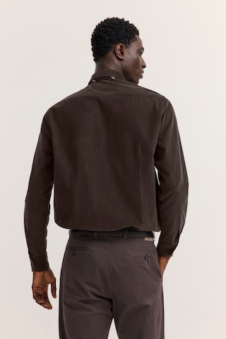 bugatti - Regular Fit Camisa em castanho