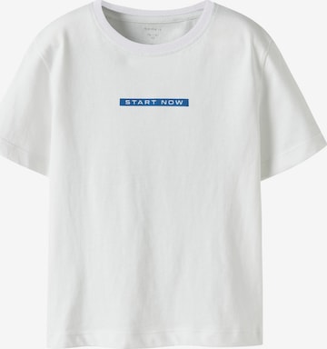 Tricou de la NAME IT pe alb: față