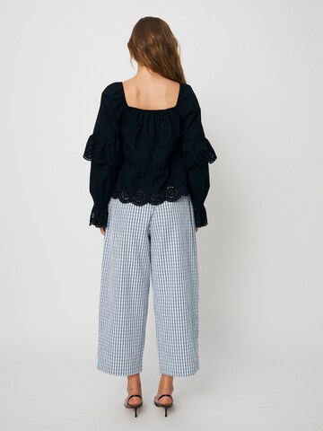 regular Pantaloni ' Flowercras ' di Crās in bianco