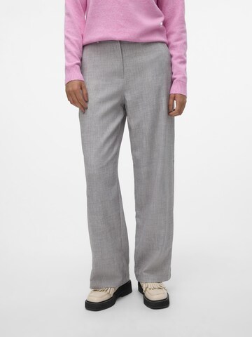 Regular Pantalon 'Melina' VERO MODA en gris : devant