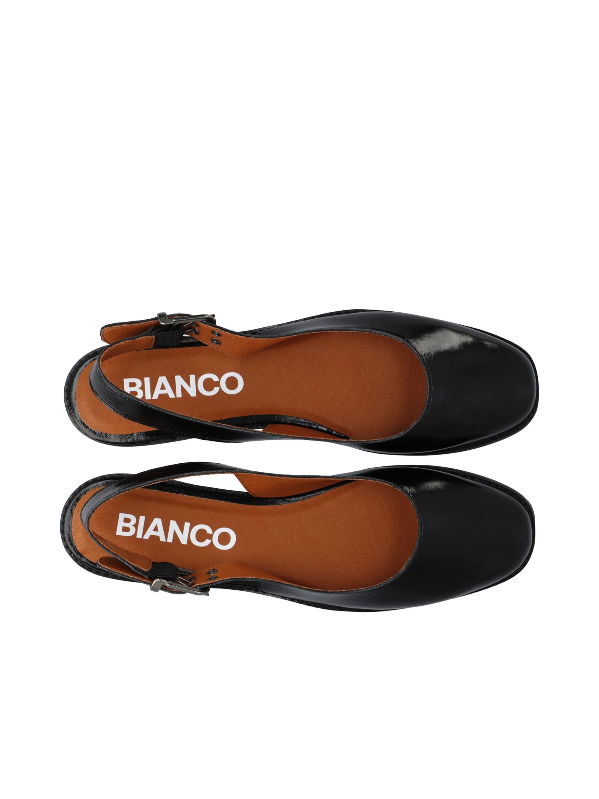 Bianco Strap ballerina 'Dania' in Black